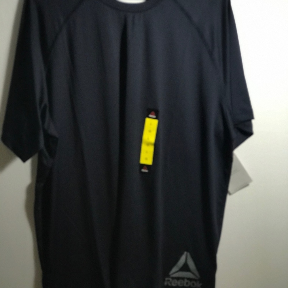 Women’s Reebok sports top shirt for women size Large